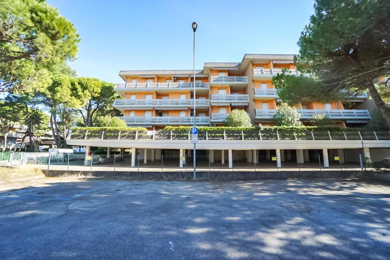 Condominio Atollo Бибионе Экстерьер фото